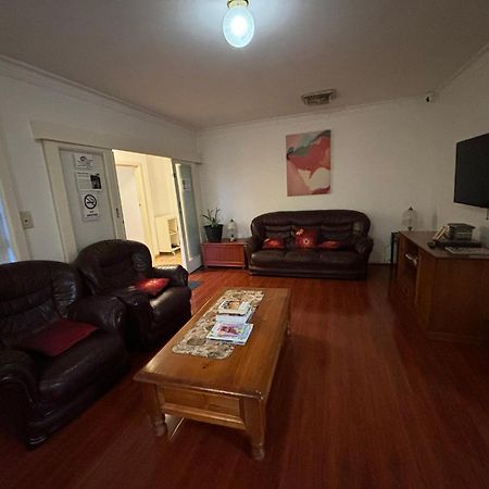 Sunny House - Melbourne Airport Home Bagian luar foto