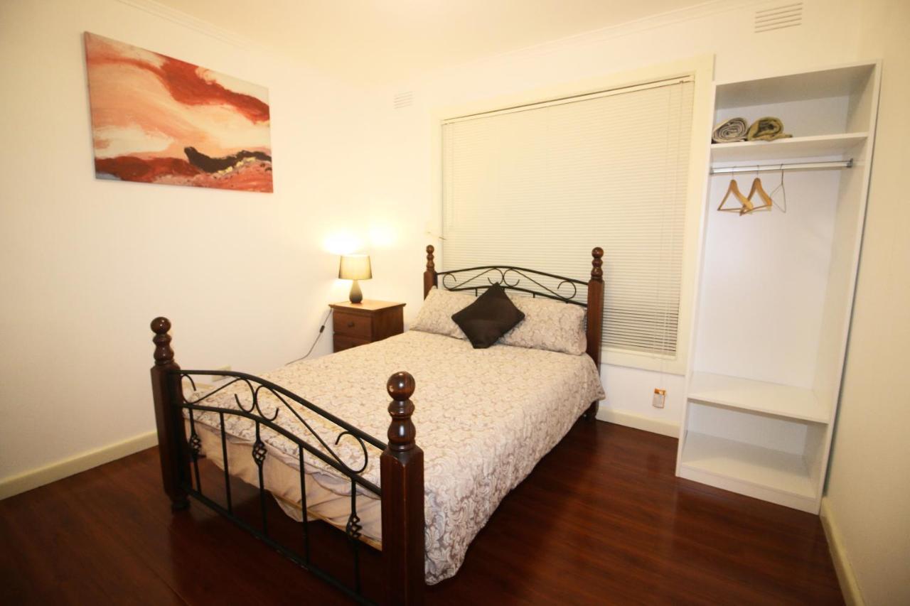 Sunny House - Melbourne Airport Home Bagian luar foto